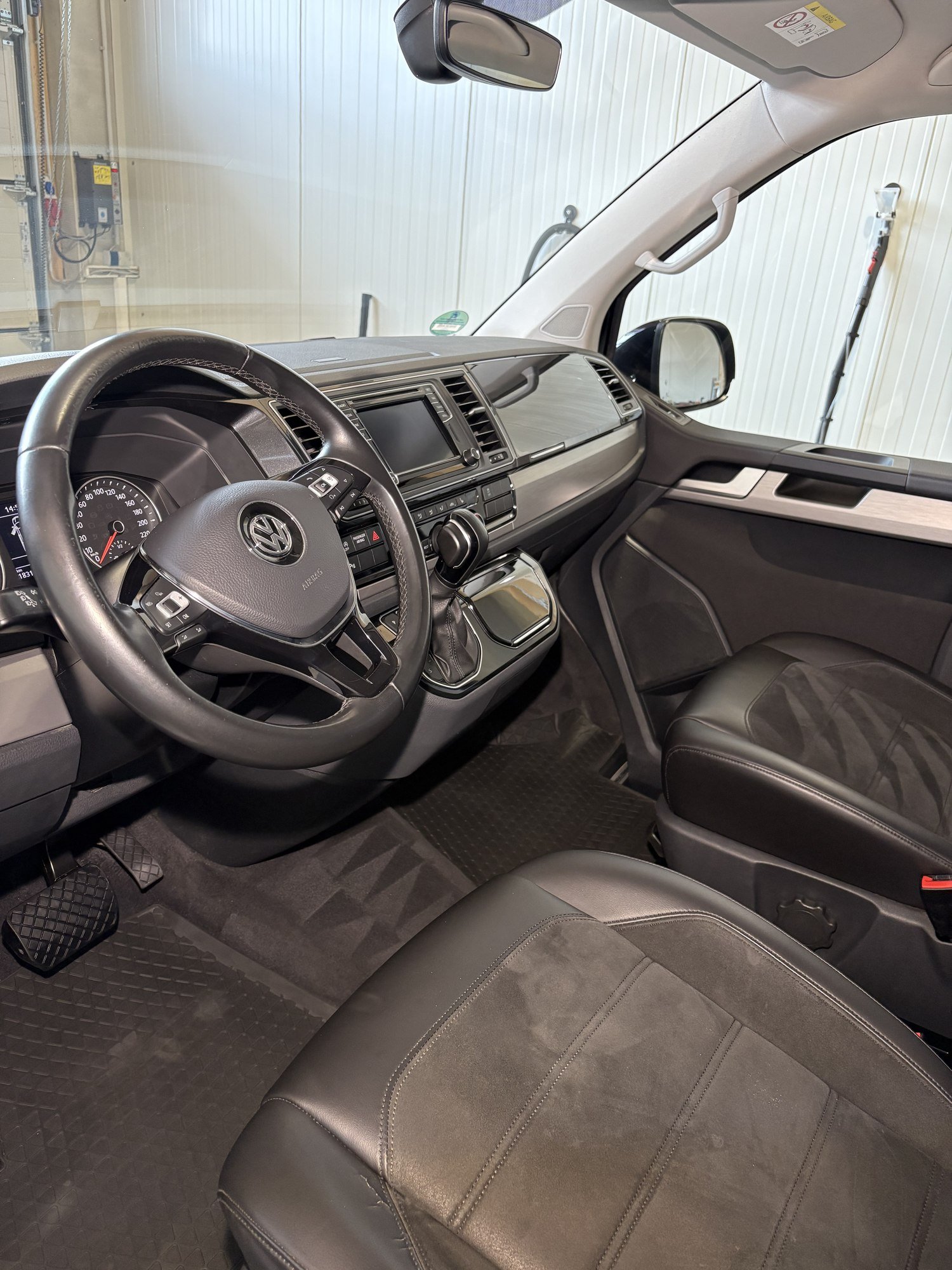 Cockpit des VW T6 nach der Aufbereitung