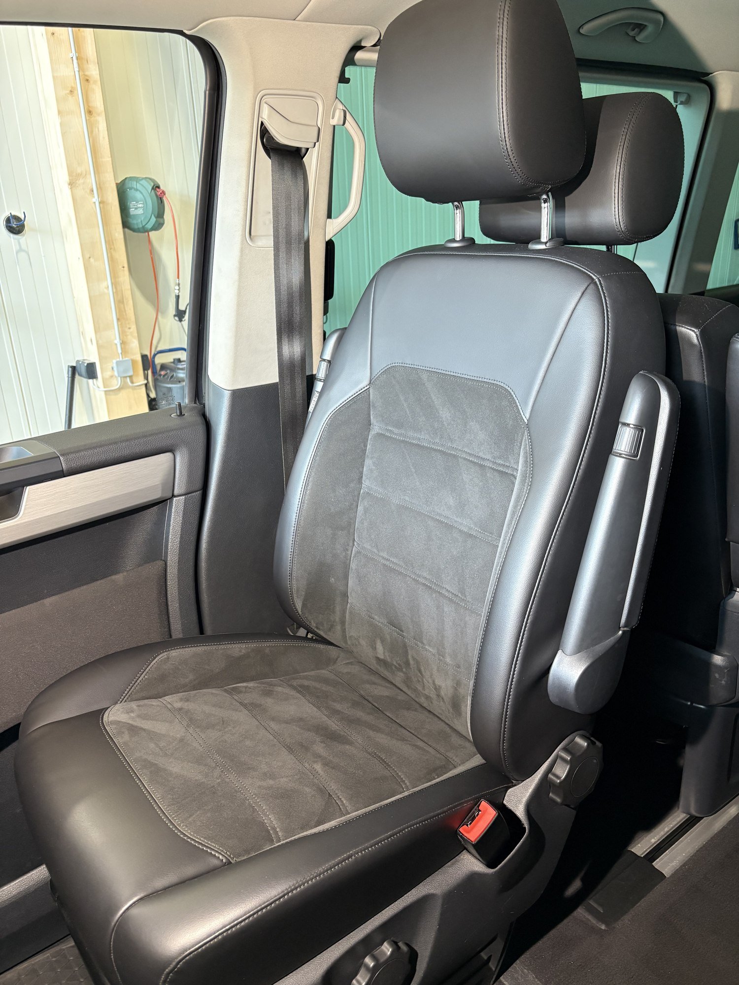 Rücksitze des VW T6 nach der Aufbereitung